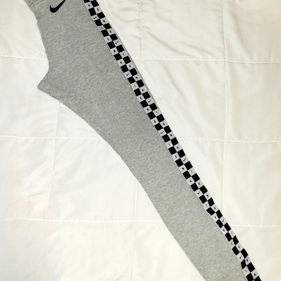 Nike Checkered Leggings - Picture 1 of 4